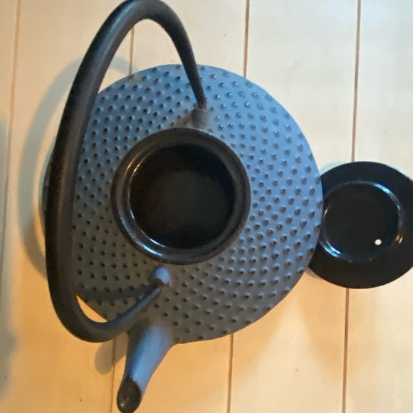 Heavy Tea Pot - Picture 3 of 6
